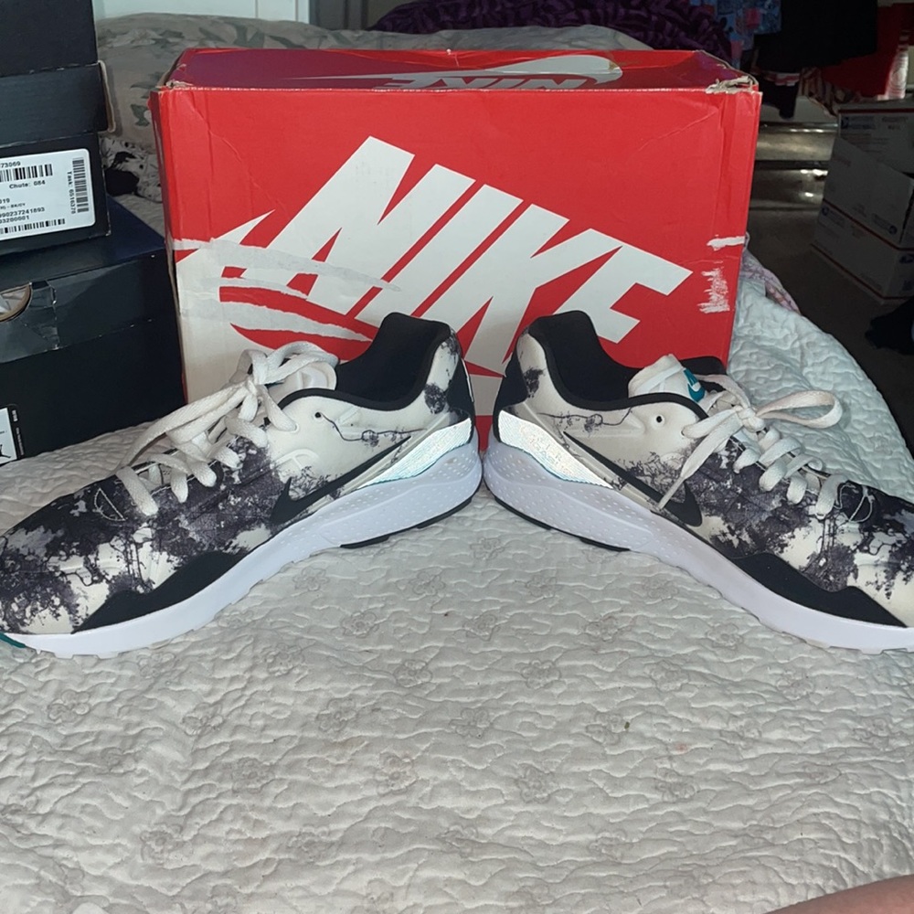 BNWB Nike Zoom sneakers size 11 mens - Picture 2 of 7